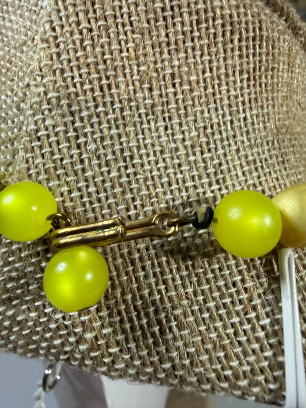 Vintage 1940s-50s Yellow Beaded Women's Necklace - Brand V4 - Picture 3 of 3